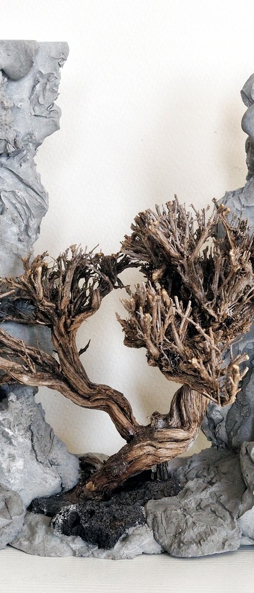 Between worlds by Delnara El