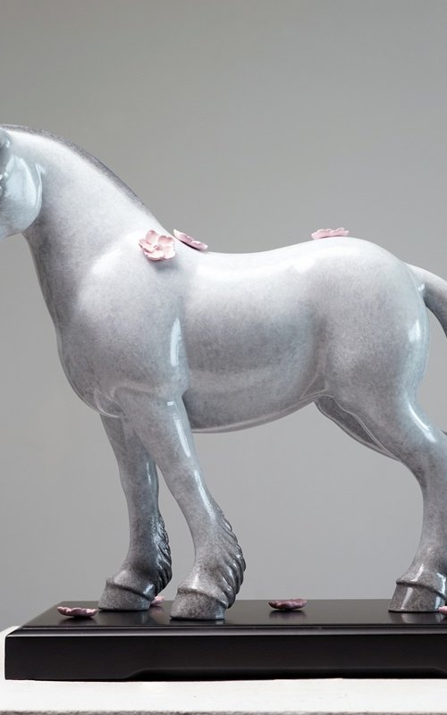 Steed & Bloom by Zhao Yongchang 赵永昌